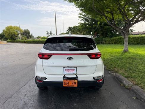 Used 2022 Kia Sportage LX FWD image 4
