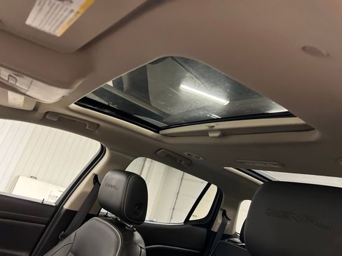 Certified 2019 GMC Acadia Denali image 28