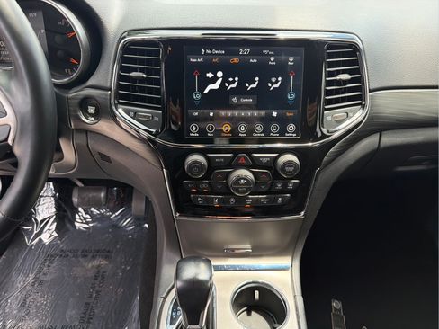 Used 2021 Jeep Grand Cherokee Laredo X RWD image 18