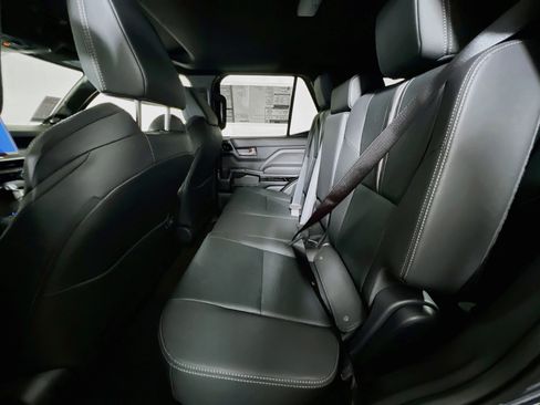 New 2026 Toyota 4Runner Limited AWD/4WD image 28