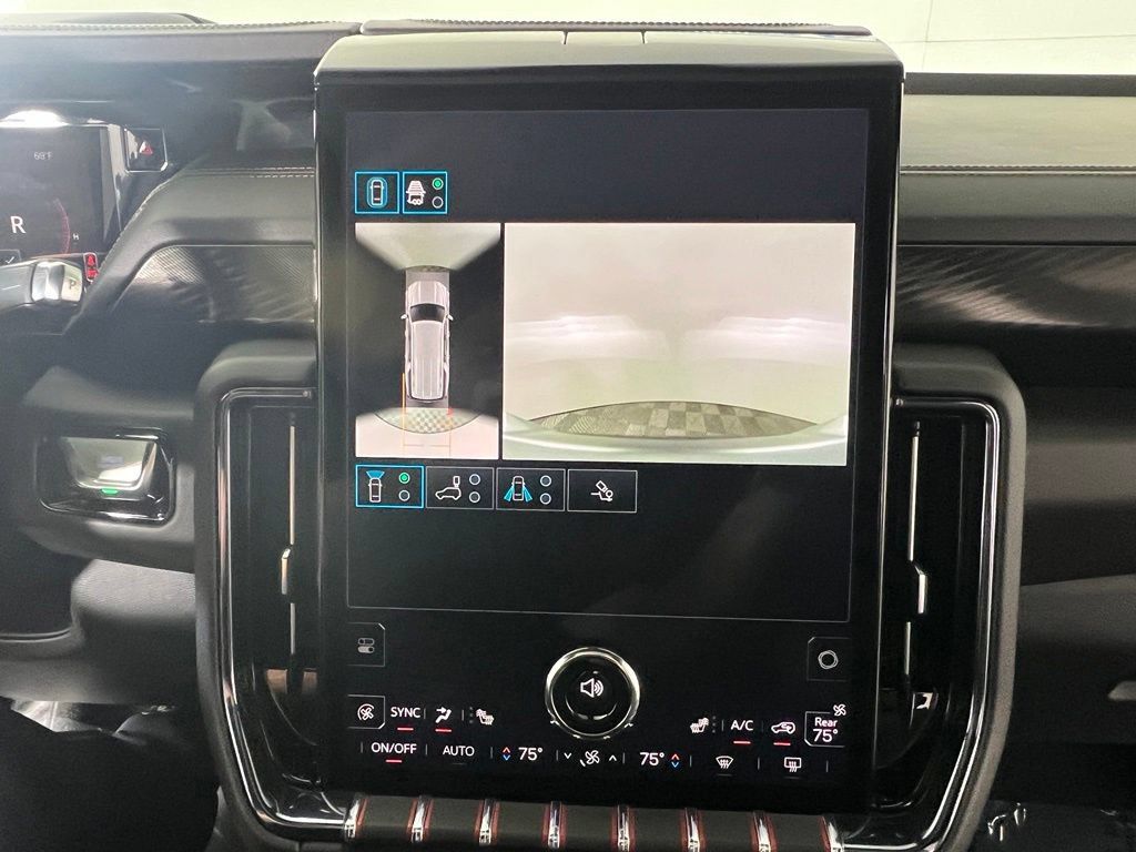 Used 2025 GMC Yukon XL AT4 AWD/4WD image 35