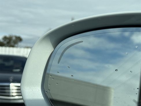 Used 2023 Volvo XC60 T8 Ultimate w/ Climate Package image 38