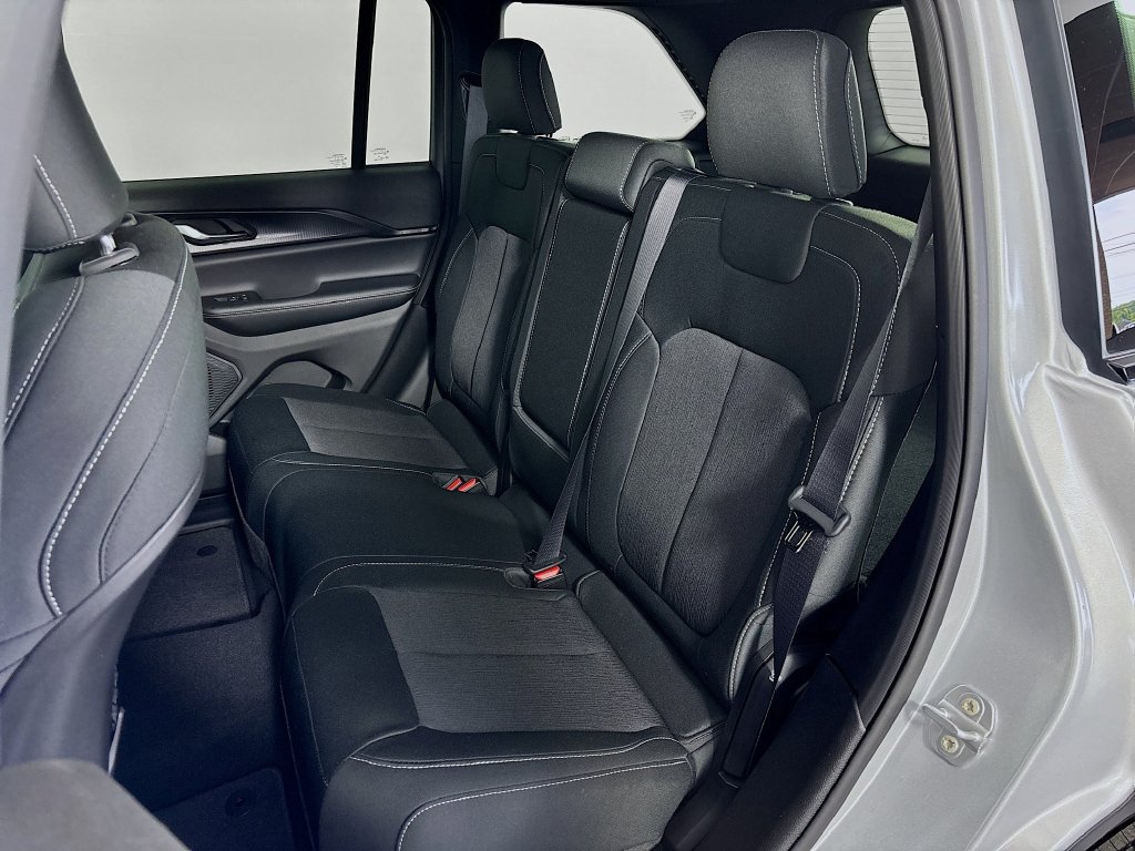 New 2026 Jeep Grand Cherokee Laredo AWD/4WD image 20
