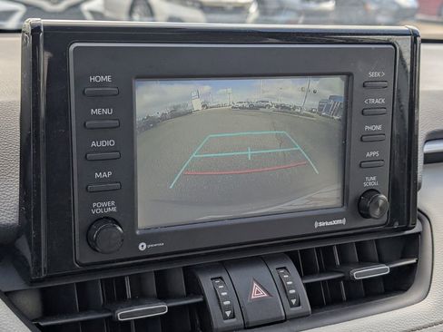 Used 2021 Toyota RAV4 XLE Premium image 17