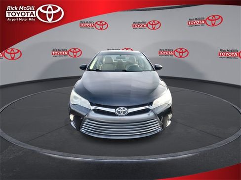 Used 2015 Toyota Camry XLE image 3