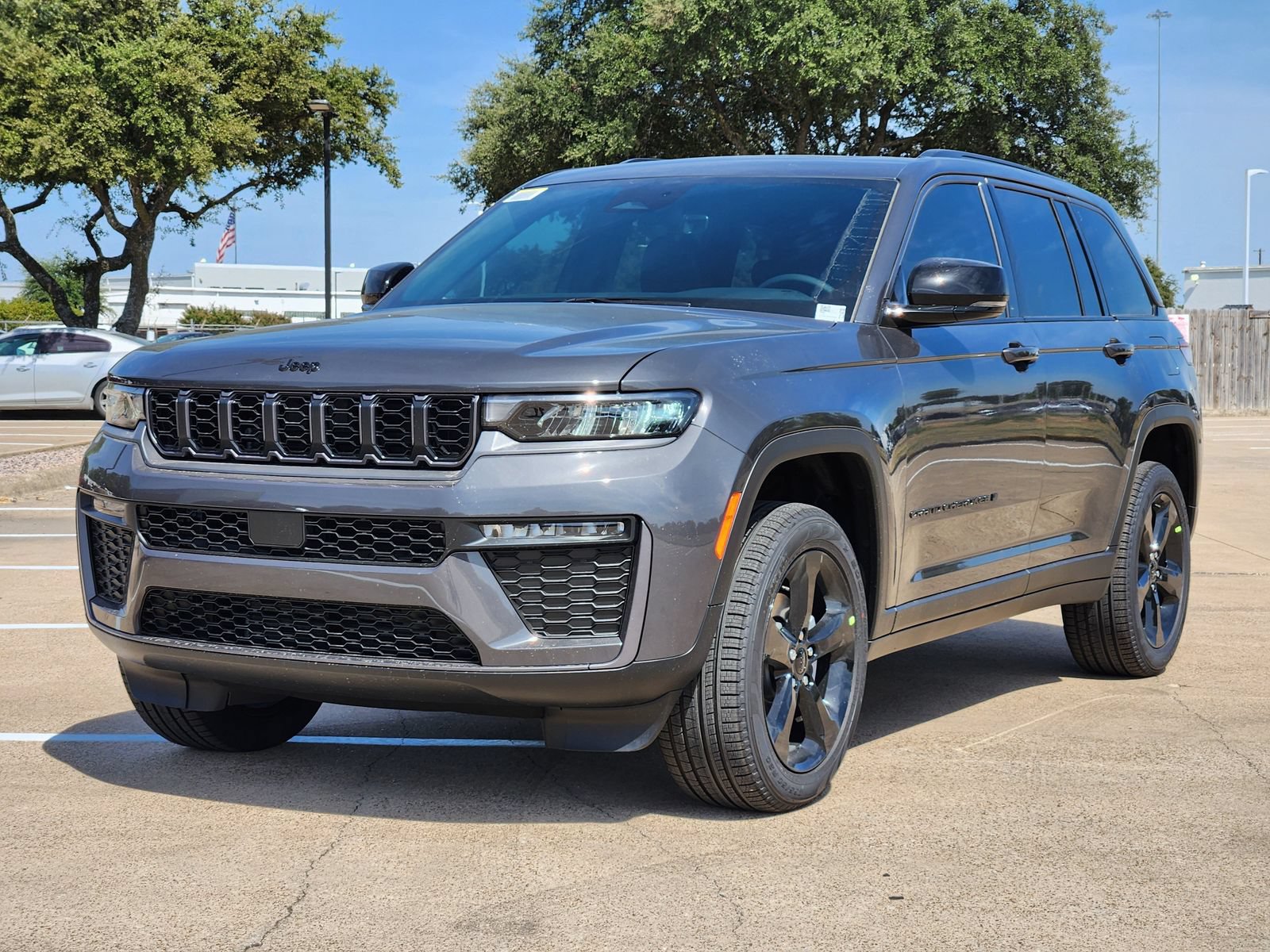 New 2026 Jeep Grand Cherokee Limited w/ Limited Altitude Package AWD/4WD image 2