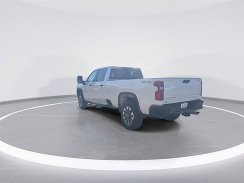 Used 2022 Chevrolet Silverado 2500 Custom w/ Custom Value Package AWD/4WD image 6