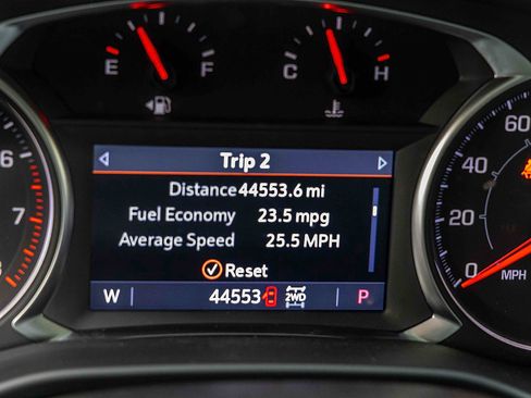 Used 2023 GMC Acadia SLT w/ LPO, Floor Liner Package image 10