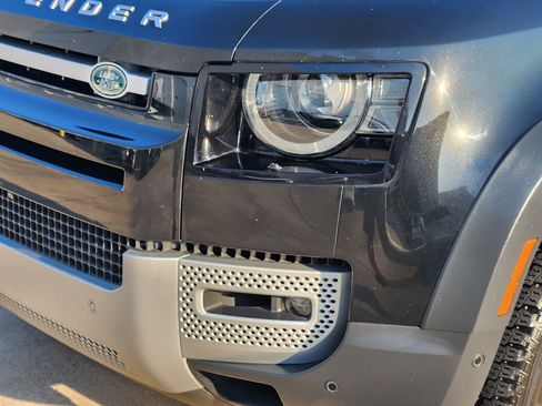 Certified 2022 Land Rover Defender 110 SE AWD/4WD image 9