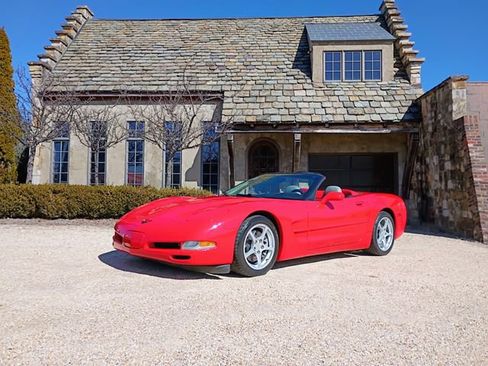 Used 1998 Chevrolet Corvette Convertible w/ Memory Pkg image 1