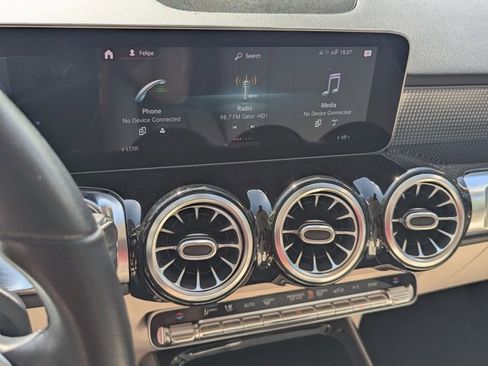 Used 2020 Mercedes-Benz GLB 250 image 7