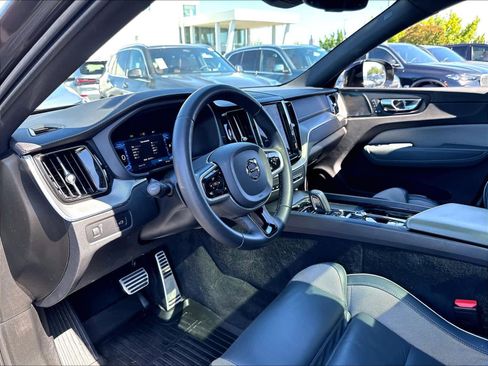 Used 2022 Volvo XC60 B5 R-Design w/ Advanced Package AWD/4WD image 17