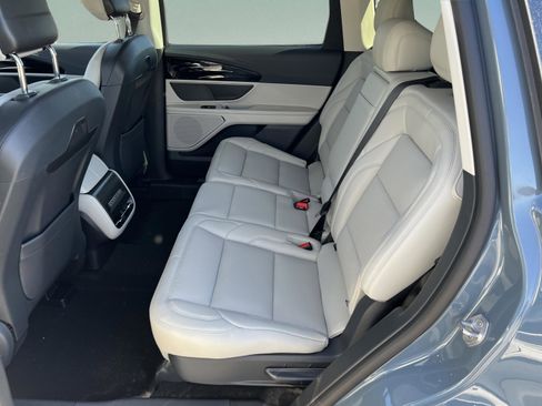 New 2026 Lincoln Nautilus Premier image 23