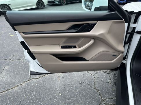 Used 2022 Porsche Taycan image 26