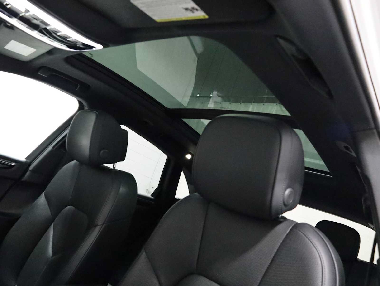 Used 2020 Porsche Macan AWD/4WD image 20