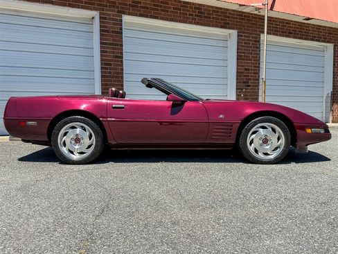Used 1993 Chevrolet Corvette Convertible RWD image 38