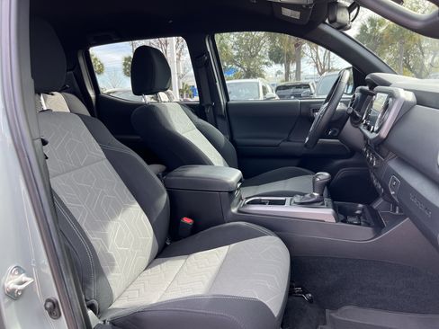 Used 2023 Toyota Tacoma TRD Off-Road w/ Technology Package image 31