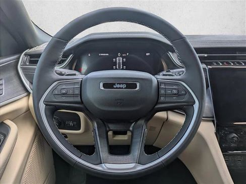 New 2025 Jeep Grand Cherokee Limited image 11