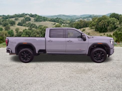 Used 2025 GMC Sierra 2500 AT4 w/ AT4 Premium Plus Package AWD/4WD image 12