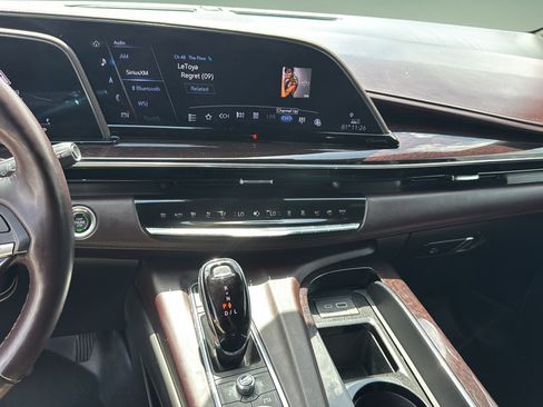 Used 2023 Cadillac Escalade Premium Luxury Platinum AWD/4WD image 11