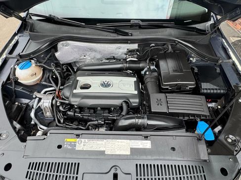 Used 2013 Volkswagen Tiguan S image 9