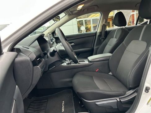 Used 2024 Nissan Sentra SV FWD image 27