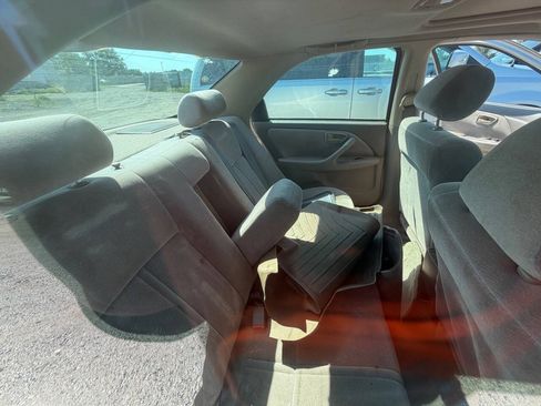 Used 1999 Toyota Camry LE FWD image 22