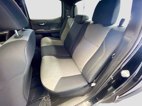 Used 2021 Toyota Tacoma TRD Off-Road image 14