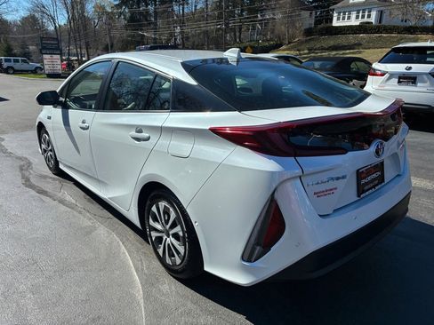 Used 2022 Toyota Prius Prime Limited image 8