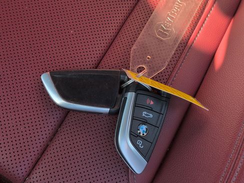 Used 2023 BMW 330i Sedan w/ Convenience Package image 33