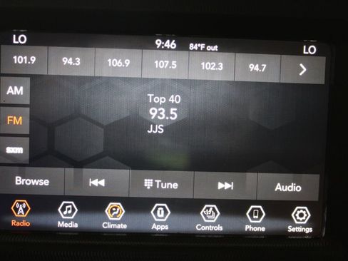 Used 2018 Jeep Wrangler Unlimited Sahara w/ LED Lighting Group AWD/4WD image 14