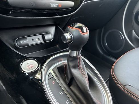 Used 2018 Kia Soul ! FWD image 31