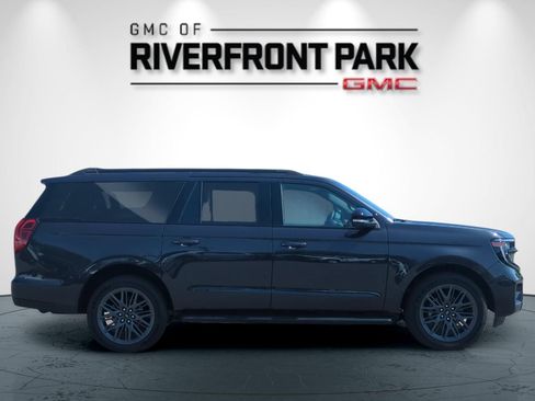 Used 2026 Ford Expedition Max Platinum w/ Stealth Appearance Package AWD/4WD image 2