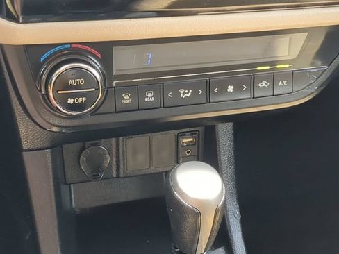 Used 2014 Toyota Corolla LE FWD image 22