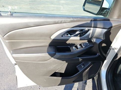 Used 2020 Chevrolet Traverse LT w/ Driver Confidence II Package image 20