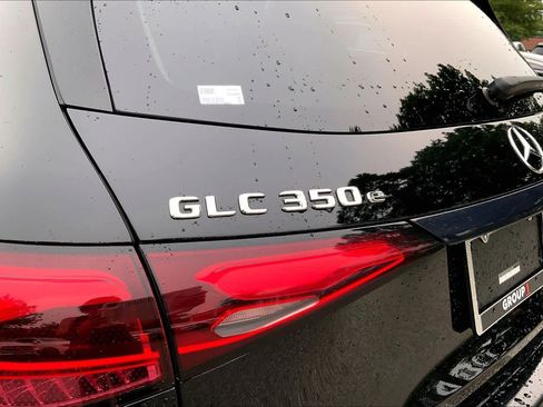 Used 2025 Mercedes-Benz GLC 350e 4MATIC image 10