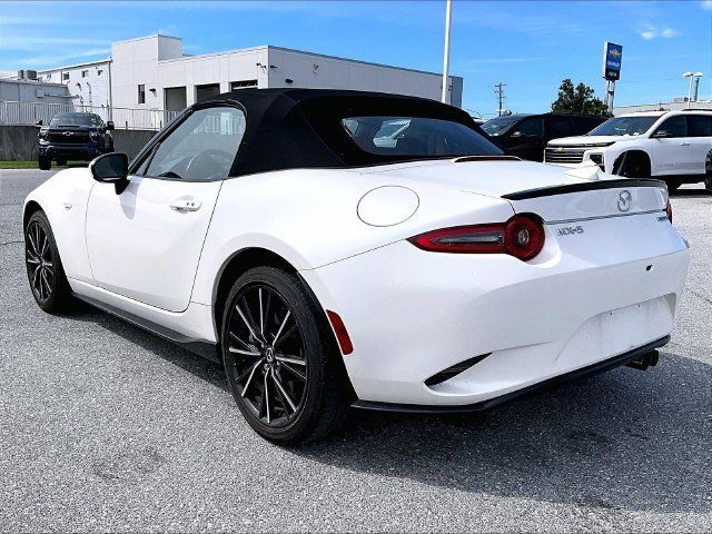 Used 2024 MAZDA MX-5 Miata Grand Touring w/ Appearance Package RWD image 6