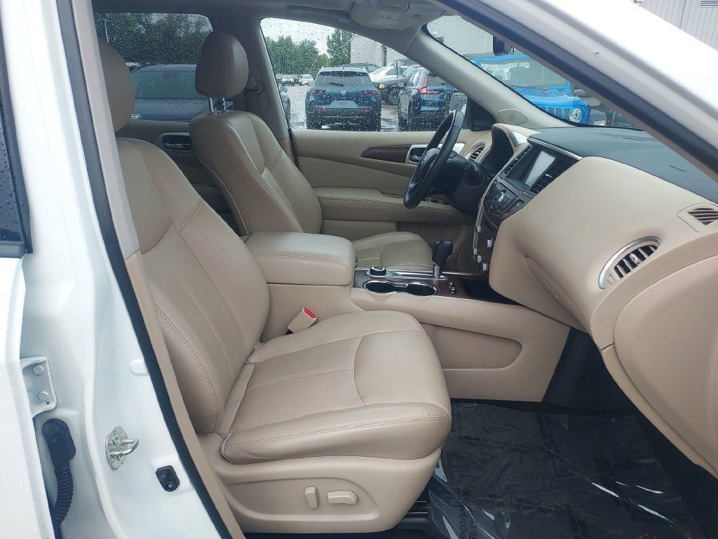 Used 2020 Nissan Pathfinder Platinum AWD/4WD image 40