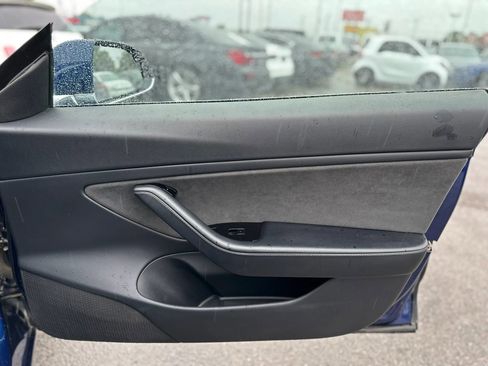 Used 2018 Tesla Model 3 Long Range RWD image 22