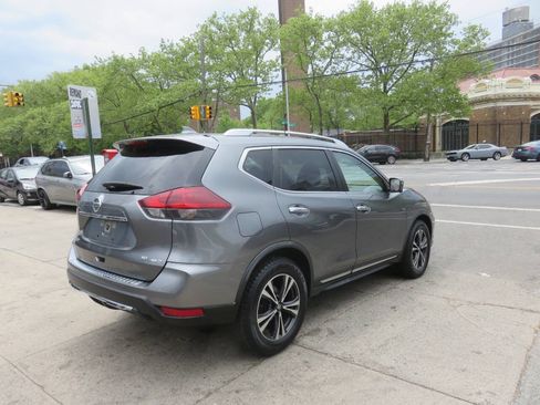 Used 2018 Nissan Rogue SL w/ Premium Package AWD/4WD image 4