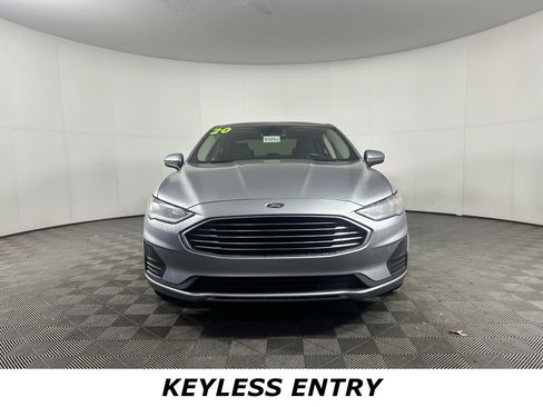 Used 2020 Ford Fusion SE image 2