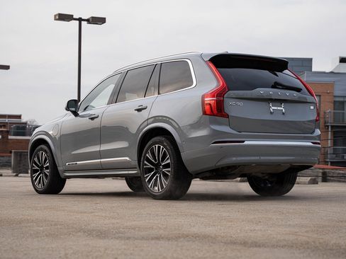 Certified 2024 Volvo XC90 T8 Plus w/ Protection Package Premier image 5