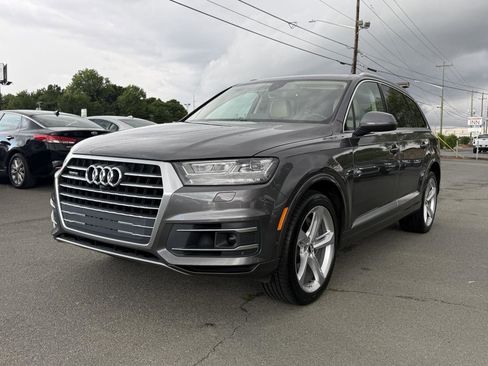 Used 2019 Audi Q7 3.0T Prestige w/ Prestige Package AWD/4WD image 3
