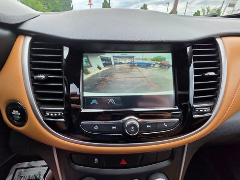 Used 2017 Chevrolet Trax LT w/ LT Convenience Package FWD image 19