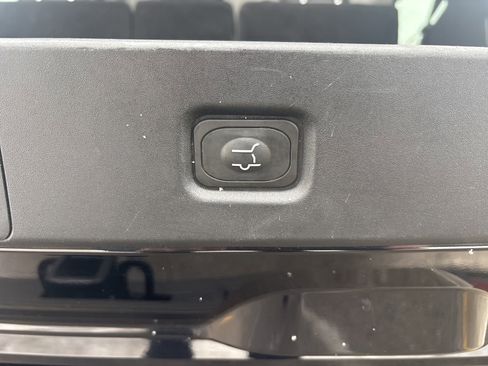 Used 2025 Ford Expedition Active image 40