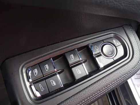 Used 2021 Porsche Macan image 27