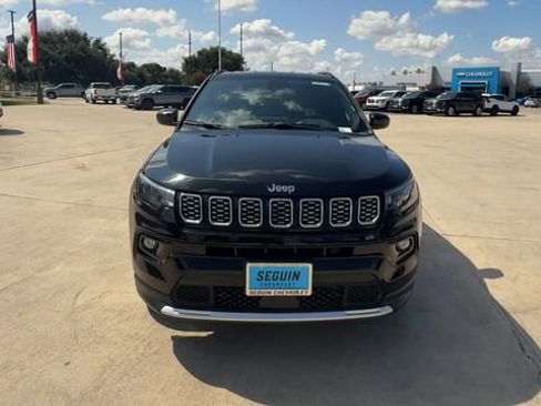 Used 2025 Jeep Compass Limited AWD/4WD image 3