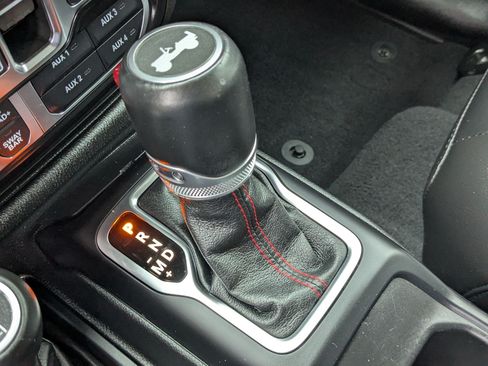 Used 2021 Jeep Wrangler Unlimited Rubicon AWD/4WD image 27