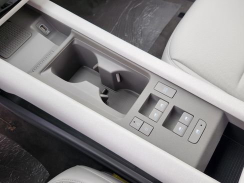 New 2025 Hyundai Ioniq 6 SEL image 14