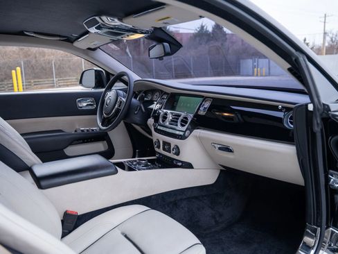 Used 2015 Rolls-Royce Wraith image 11